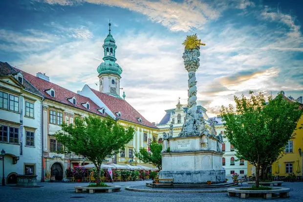 A társkereső Sopron esetében indulhat a csodálatos belvárosból